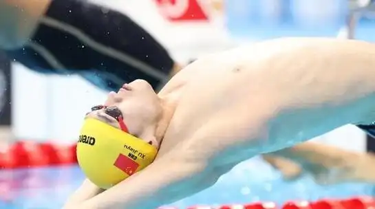 于垚辰来自辽宁的排球运动员于垚辰,1995年出生,身高达196厘米.