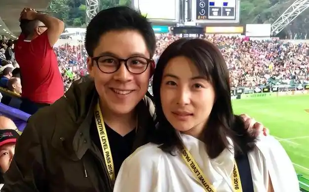 郭晶晶把孩子教育的很好,极大的减轻了霍启刚的压力估计当初晶晶他们