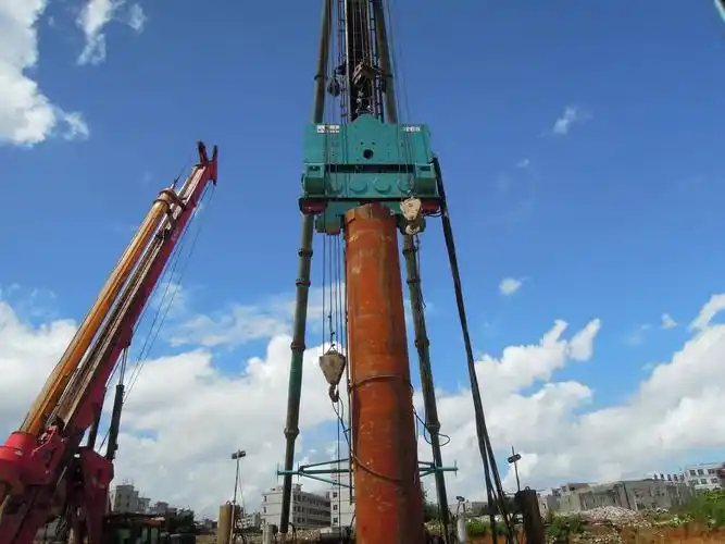 液压振动锤(打桩锤)在桩建施工中的应用案例