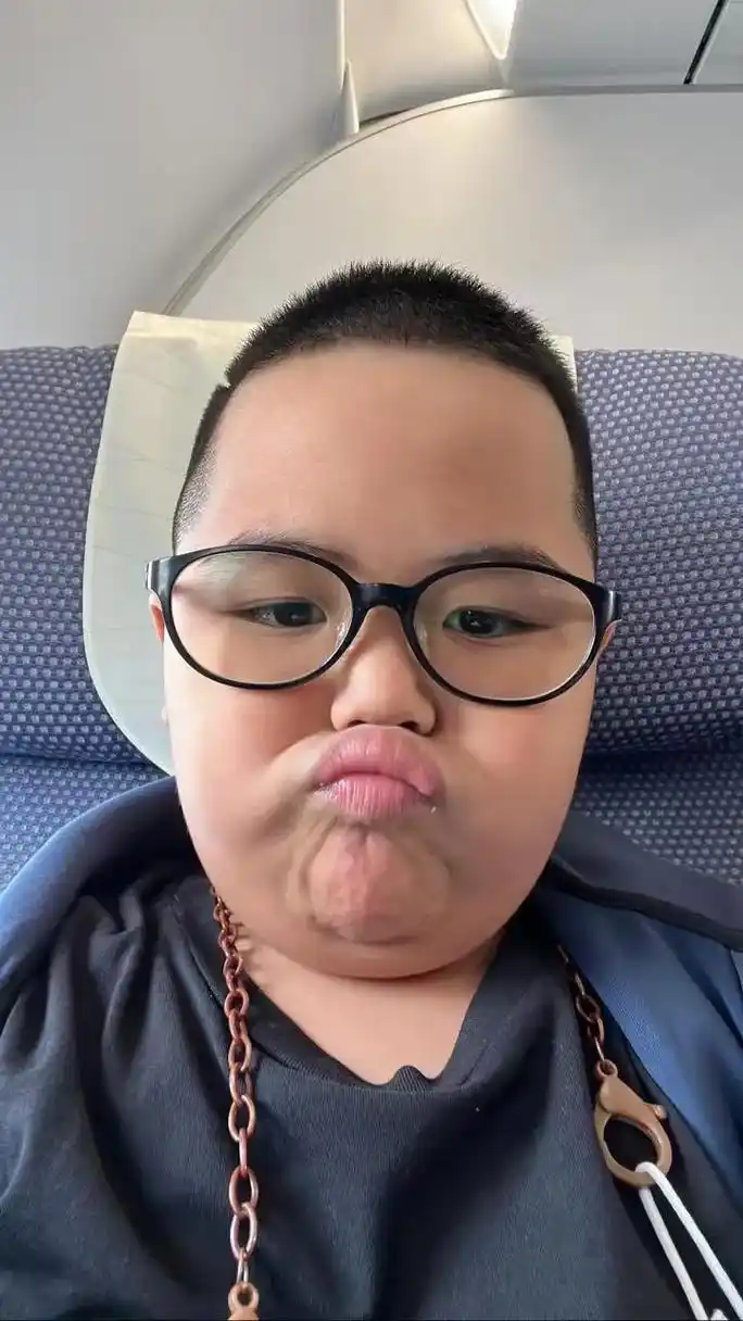 大蛋为了来中国专门剃的头发.#创作灵感 #印尼小胖tatan - 抖音