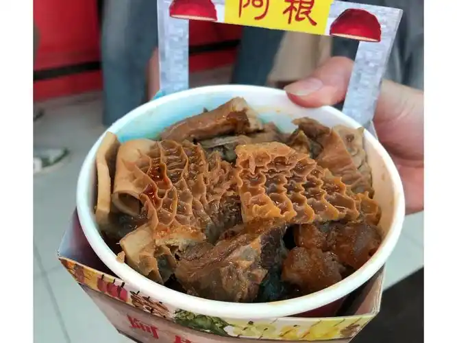 【蓝天白云之下的澳门|打卡】澳门旅游看什么?去官也街打卡地道美食!