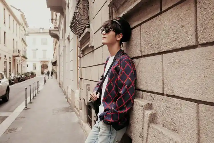 肖战米兰时装周造型,高清图片,壁纸-桌面城市