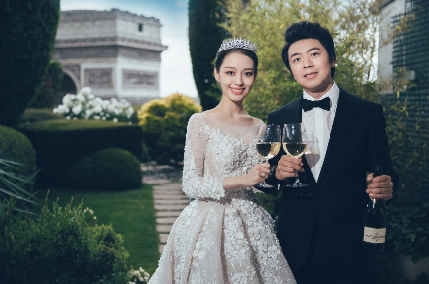 知名钢琴家郎朗与吉娜爱丽丝巴黎大婚酩悦轩尼诗独家全程见证幸福时刻