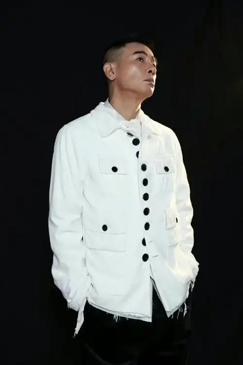 陈小春友情岁月舞台##陈小春唱友情岁月爷青回