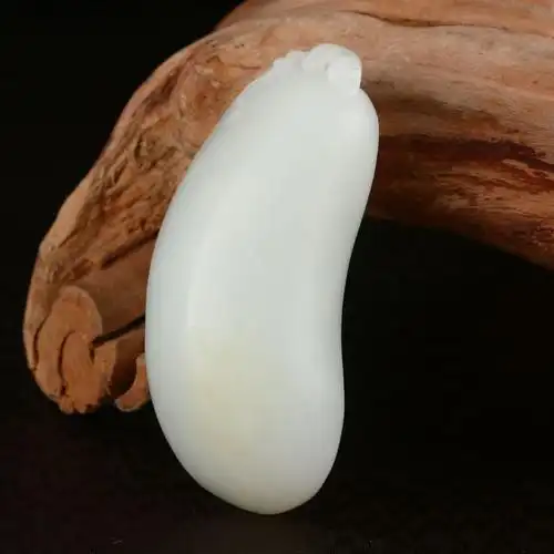 张振兴玉雕工作室 新疆和田料 白玉籽料 瓜果挂件 55.86克