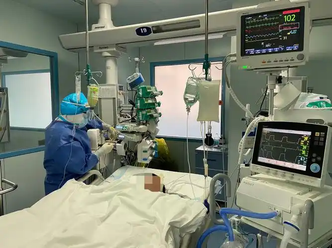 新冠肺炎重症患者清零后武汉重症病房战事未停