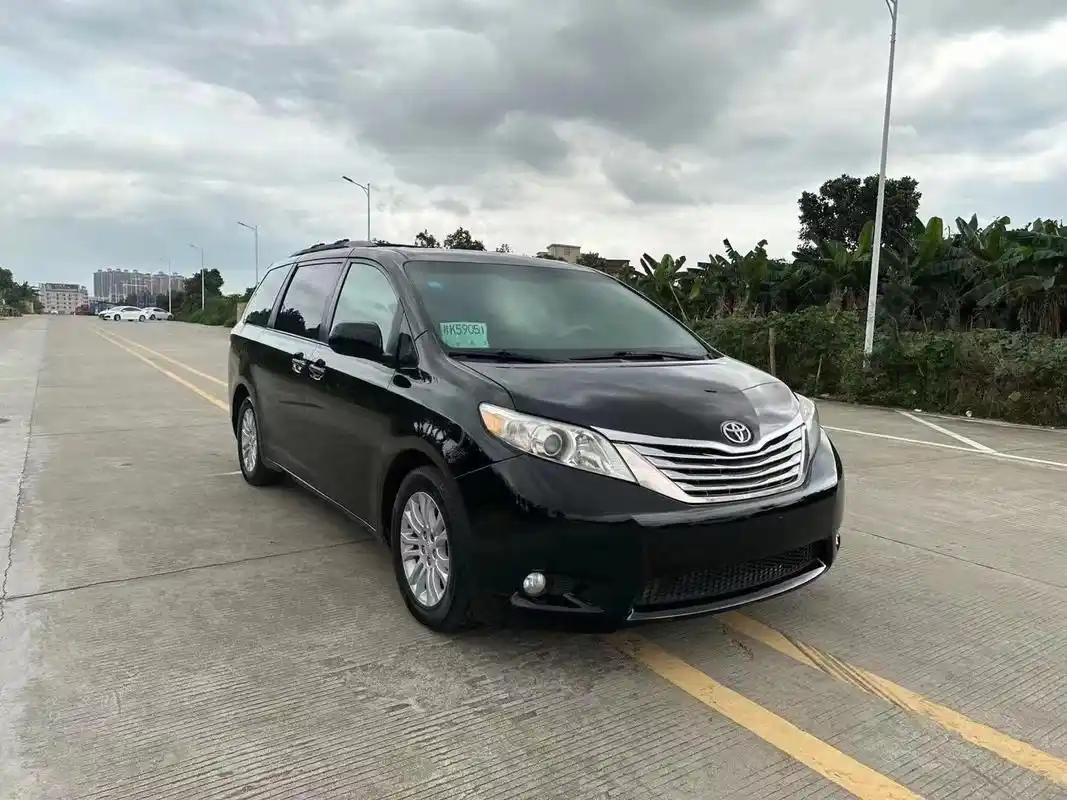 15款丰田塞纳仅售8.5万,在豪华7座豪华mpv领域占据一席之地