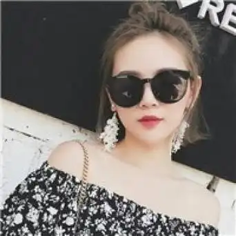 头像女生戴墨镜带字