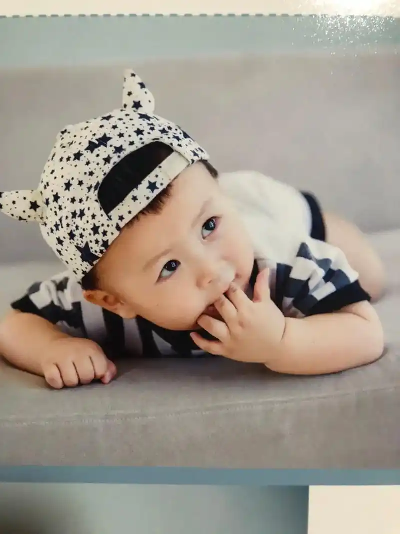 一转眼就长大了 #宝宝写真 我的小男孩在慢慢长大! - 抖音