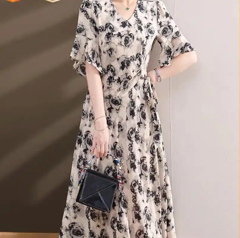 妈妈夏装连衣裙2023新款洋气中年女装春夏薄款时尚七分袖碎花 - 抖音