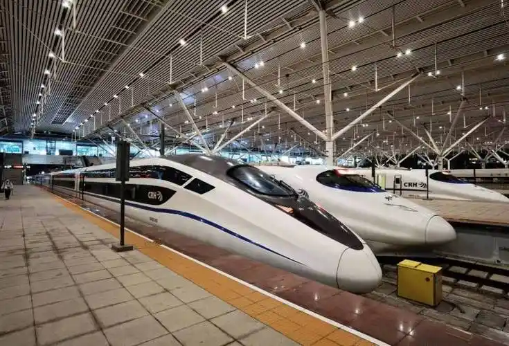 双层卧铺高铁亮相深圳春运独立观景窗一铺一隔间