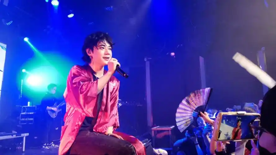 就从我怎么认识太一你开始吧,为了花花而看歌手的我,第一次知道你是在