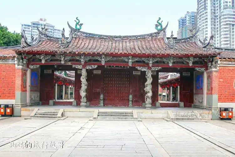 安溪文庙罕见蜘蛛结网藻井承重万斤