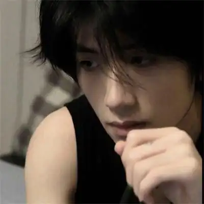 由美头网整理发布,男生头像频道提供更多与氛围感,成熟,稳重,优质相关