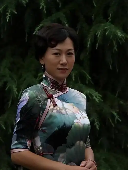 齐欢:年代戏女王,长相一般,演技炸裂,30岁恨嫁,44岁已躺平