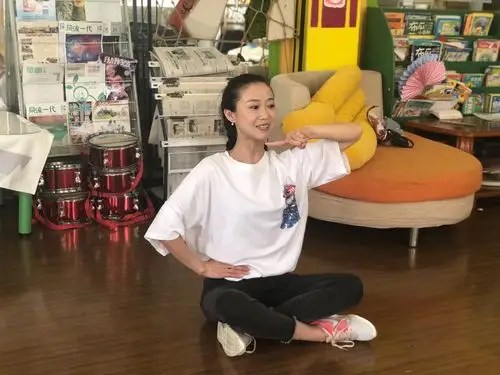 形象生动的舞蹈动作,孩子们一下子就猜出来了是小牙刷.