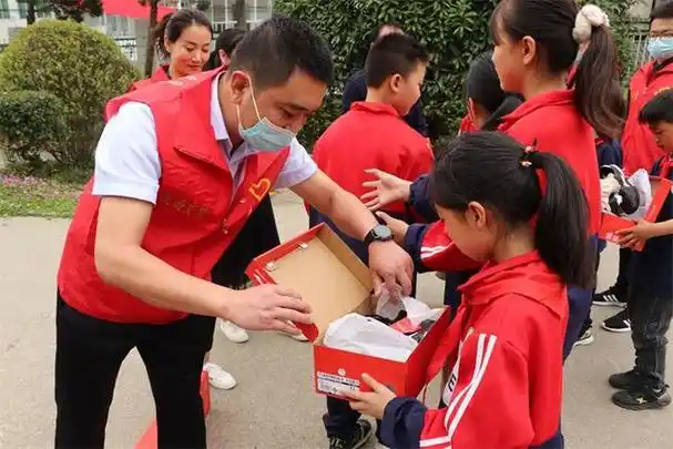 传递爱心 播种希望