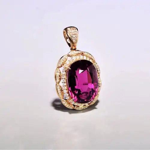 18k金镶天然粉色碧玺吊坠