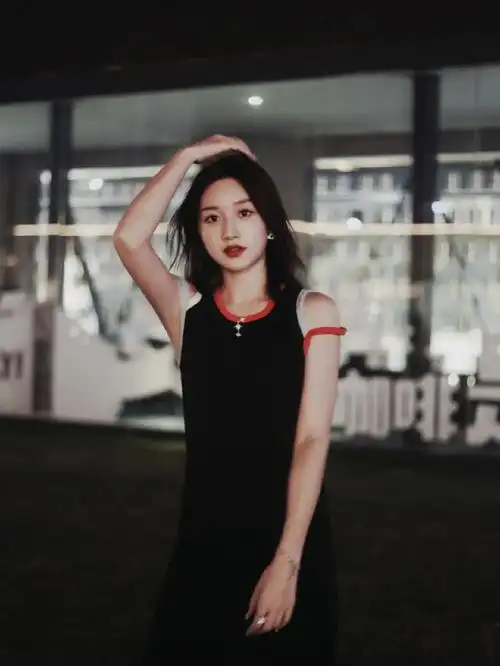 892 合肥合柴1972模特@反正余婉婷这是第一次尝试无引导拍照,(其实