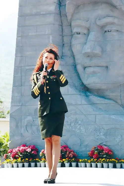 总政歌舞团名家助演 "前进"舞蹈专场晚会(图)