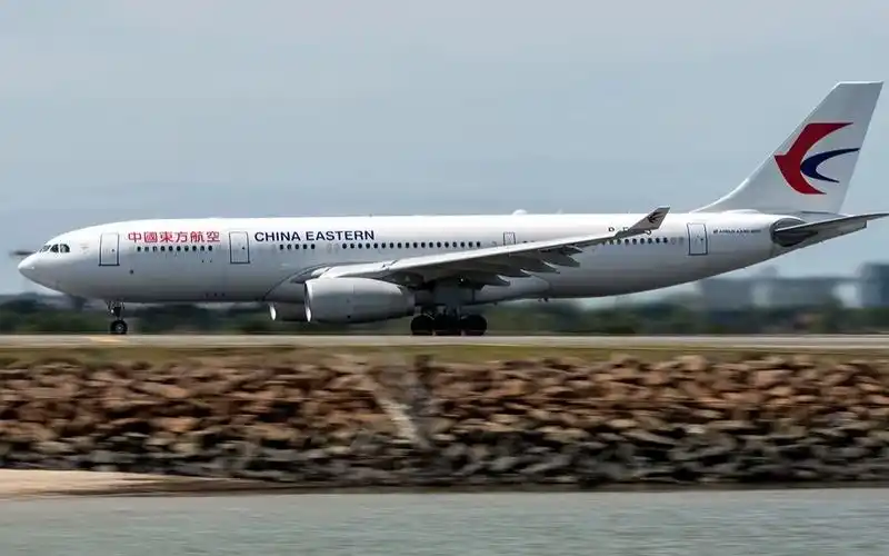 中国东航航空 空客a330-200上海虹桥国际机场降落