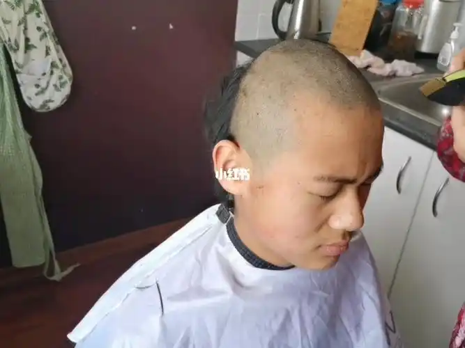 儿子开学前剃个光头_开学_新西兰生活_萌娃_宝宝日常