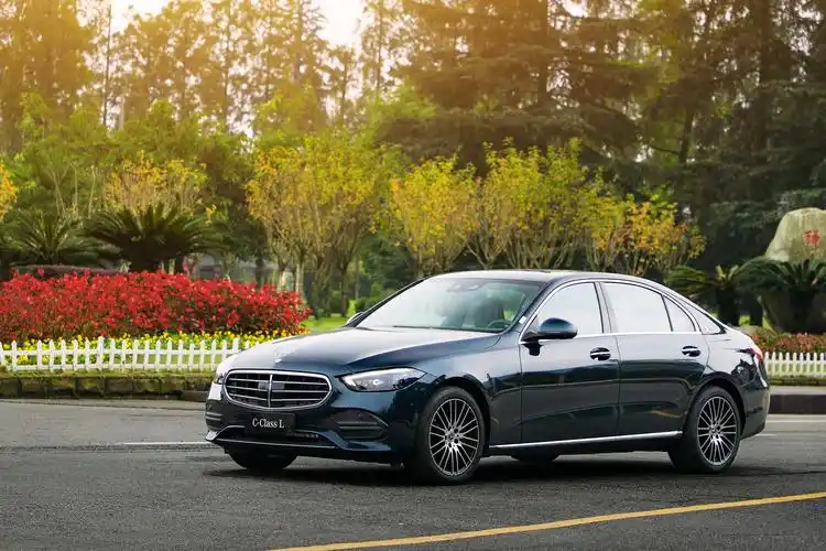 巴适c游记 全新梅赛德斯-奔驰长轴距c级车试驾成都启程