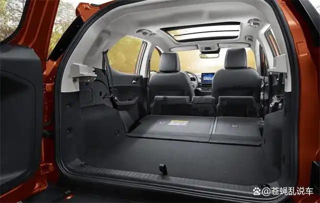 如果能把后排座椅设计成纯平放倒的话,不仅能满足日常的行驶需求,更能