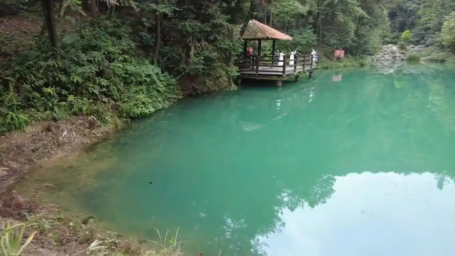 这里不是九寨沟,这里是重庆九凤瑶池