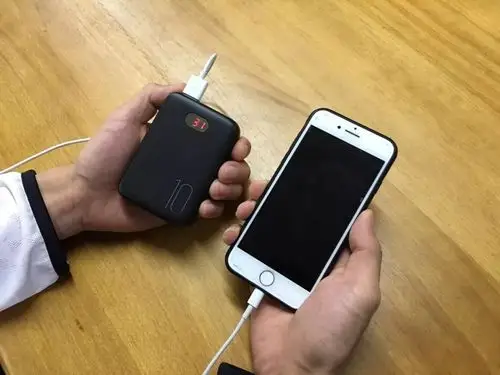 神器只有银行卡大小的充电宝能充满3次手机