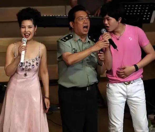 回顾李双江妻儿远走欧洲如今顶着85岁的高龄仍要出去商演