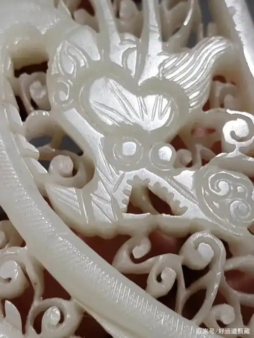 拉丝工玉器花样繁多,玲珑剔透,怎样区别古玉和现代仿古玉拉丝工