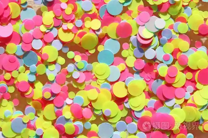 设计指甲的彩色亮片闪闪发光箔材