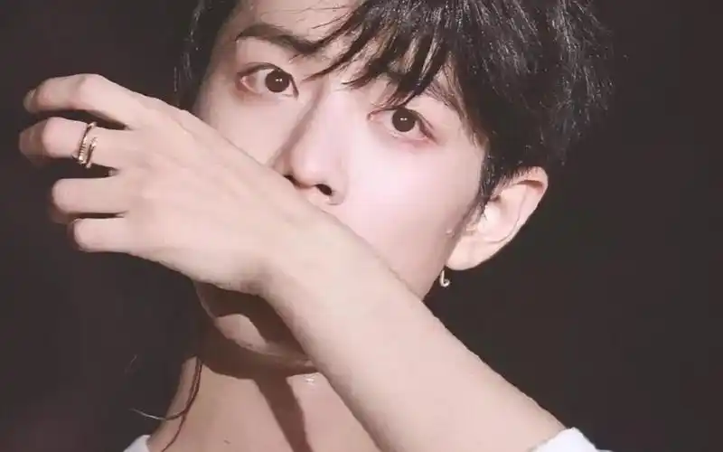 肖战 新物料,这组真的好飒#抖音小助手