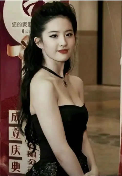 刘亦菲美图大放送!打脸"平平无.@娱乐大眼兔的动态