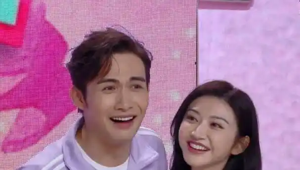 和景甜一起走指压板的时候,张彬彬难掩小心思,网友:在一起_游戏_关系