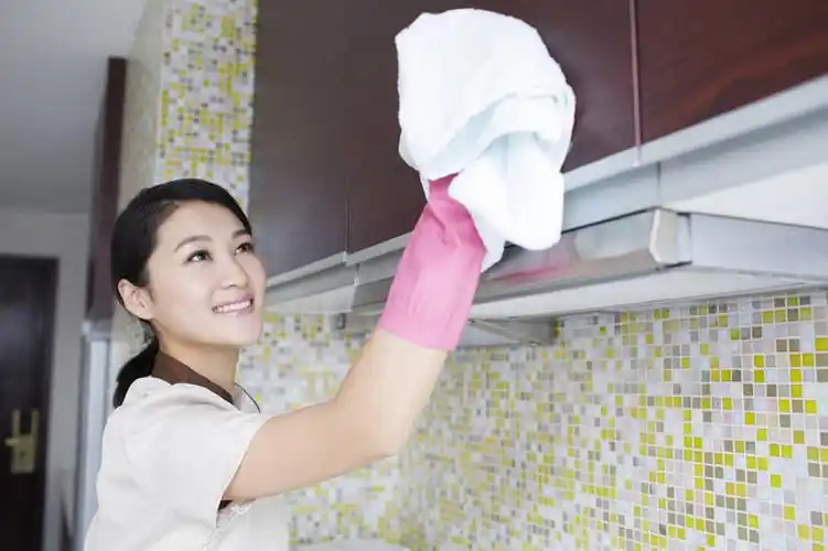 家政服务打扫厨房