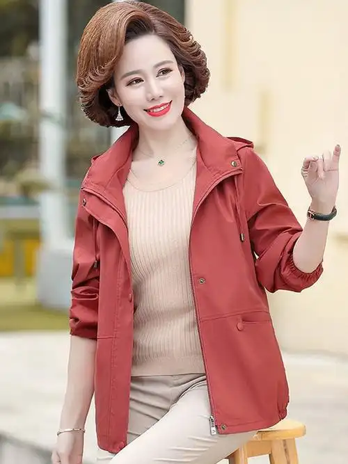 夹克外套时尚新款上衣中老年女春秋风衣洋气薄款大码中年妈妈春装