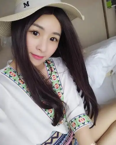 快手名叫真真姐近期生活照写真 美女网红散打哥老婆