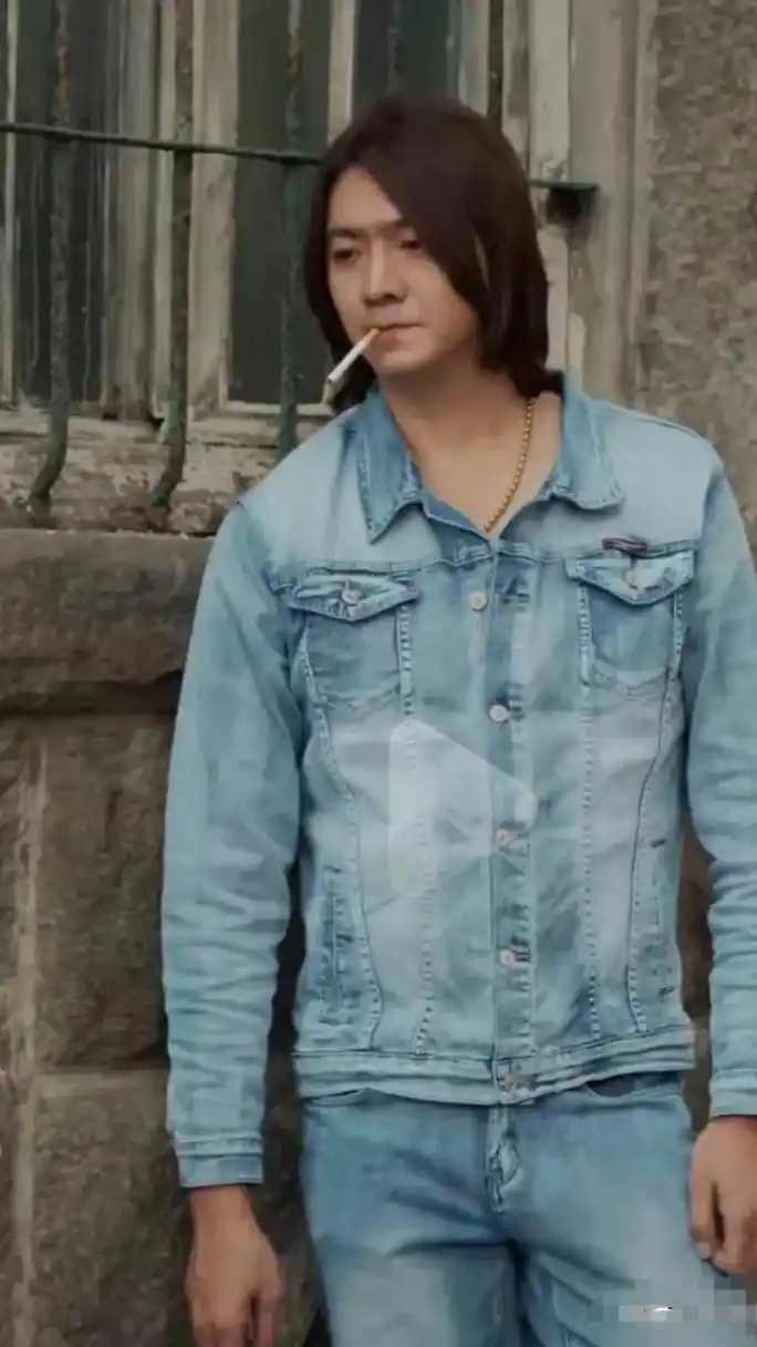 山东小伙正面看像郑伊健侧脸看像阿杜.