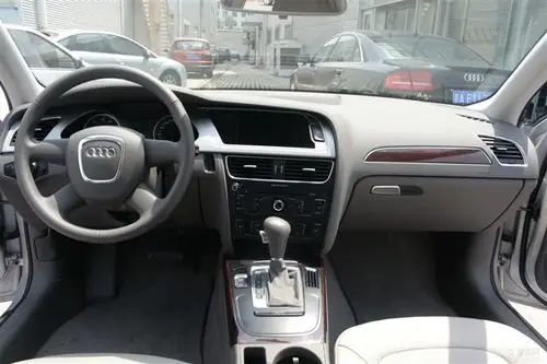 0 tfsi 舒适型奥迪a4l内饰