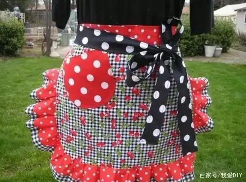 围裙不用花钱买,动手拿家里的旧衣服改造,不比买的差!附教程