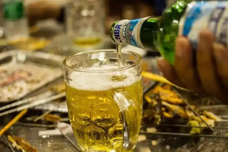 常吃烧烤喝啤酒有啥危害