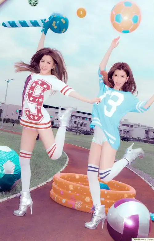 白氏双胞胎女子组合by2白纬芬白纬玲超高清写真集图片大全