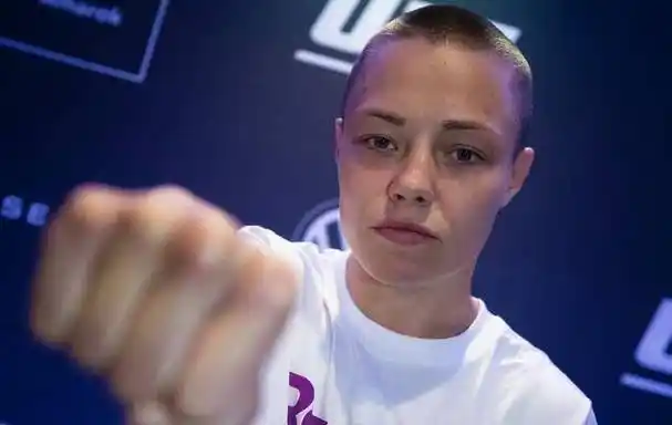 张伟丽再遭ufc选手质疑!_罗斯_乔安娜_比赛