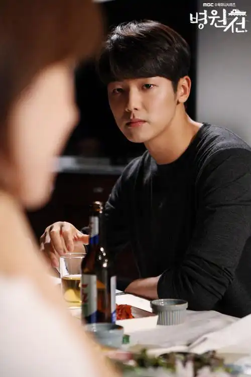 姜敏赫韩剧医疗船剧照图片