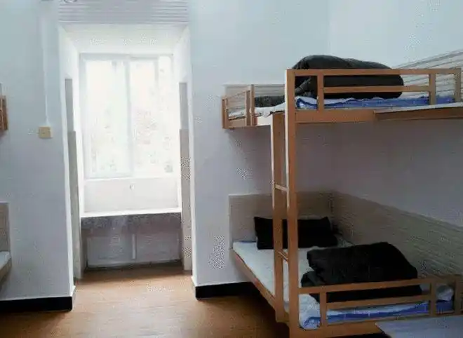 南开大学夫妻寝室走红学业爱情两不误网友表示难以置信