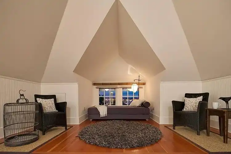 打通闷顶客厅会很热吗