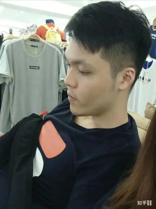 你见过塌鼻子的帅哥吗?