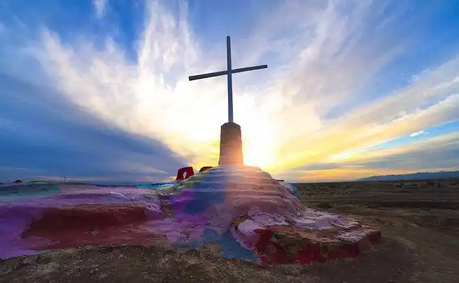 salvation_mountain-03